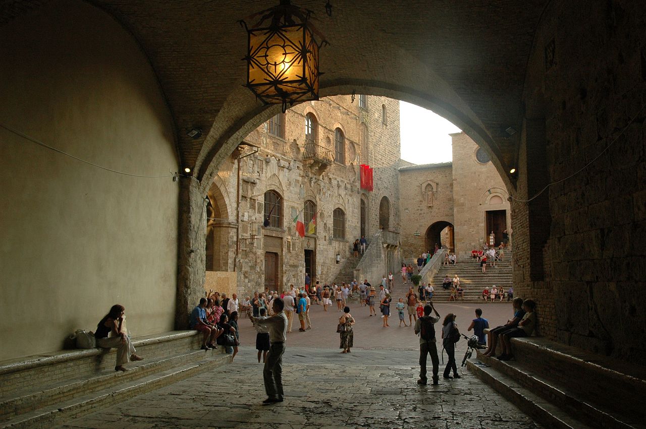 Palazzo del Podestà, San Gimignano, Italy