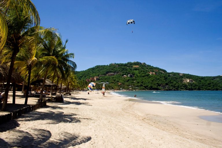 Beach at Zihuatanejo, Visit Mexico