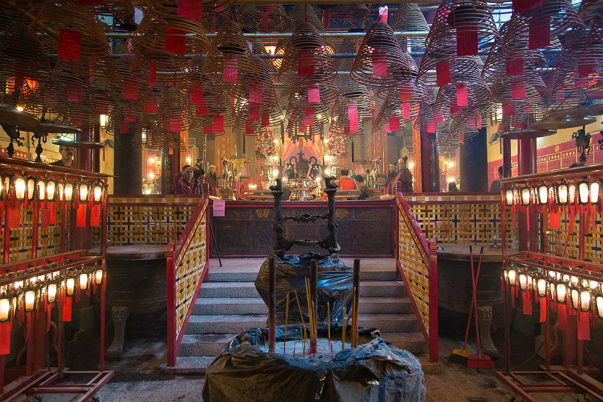 Man Mo Temple, Places to Visit in Hong Kong