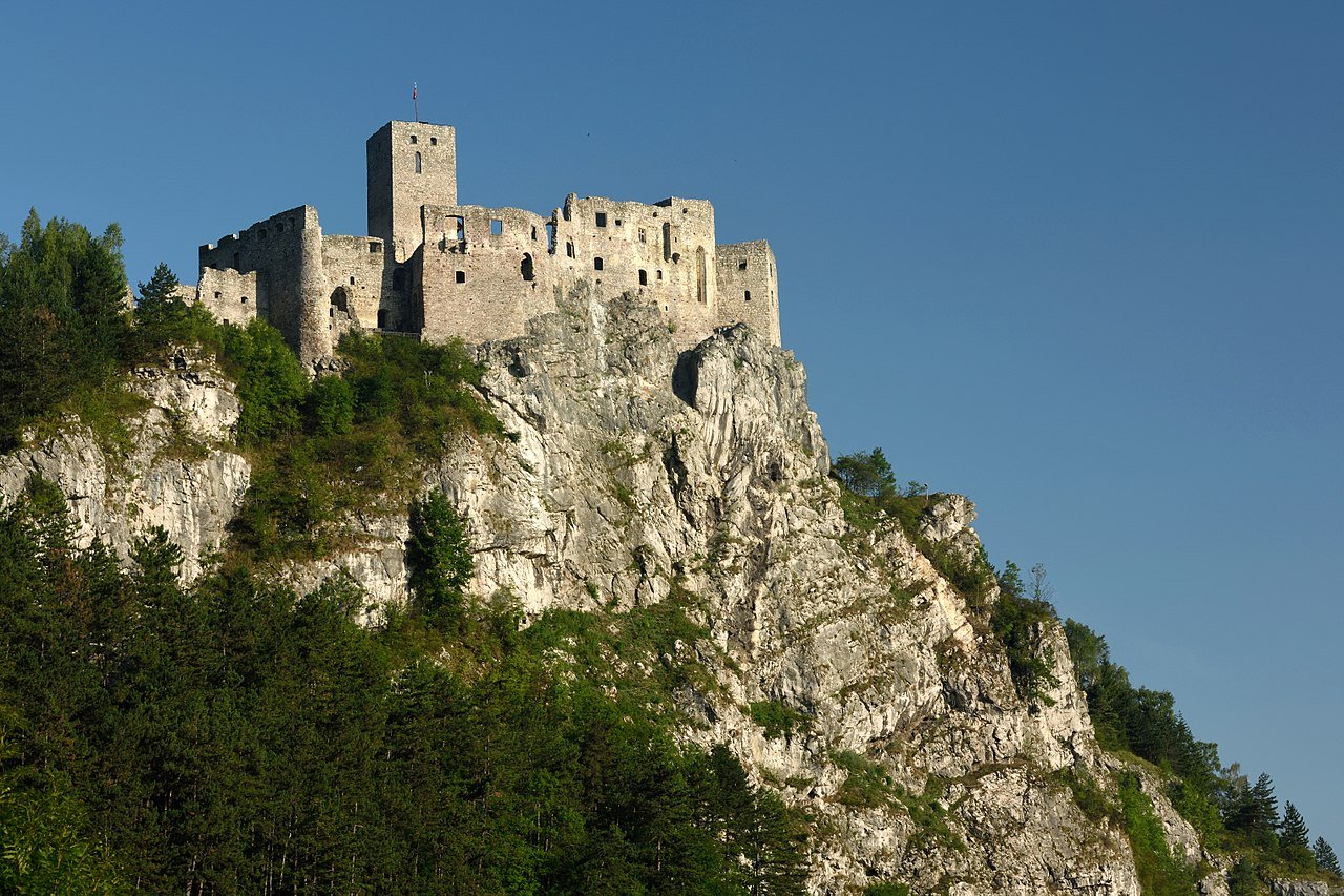 Strecno Castle, Best places to visit in Slovakia