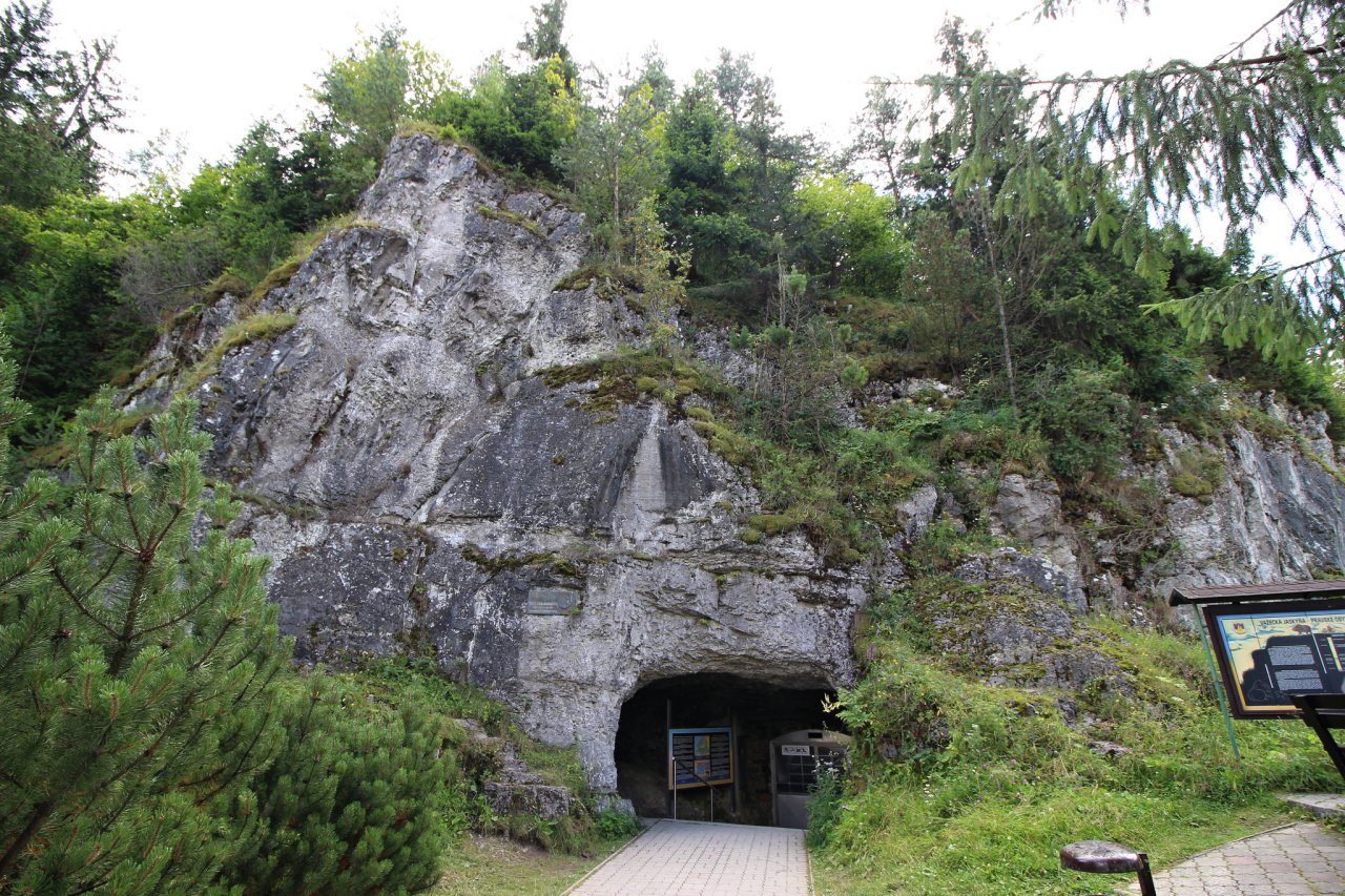 Vazecka Cave, Best places to visit in Slovakia 5