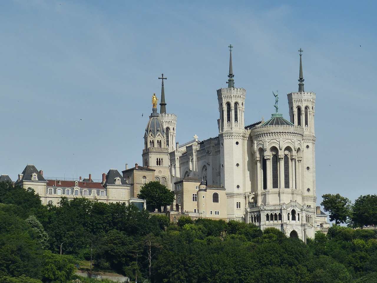 Pleated Paternal stone Basilica of Notre-Dame de Fourvière, Lyon, France - GoVisity.com