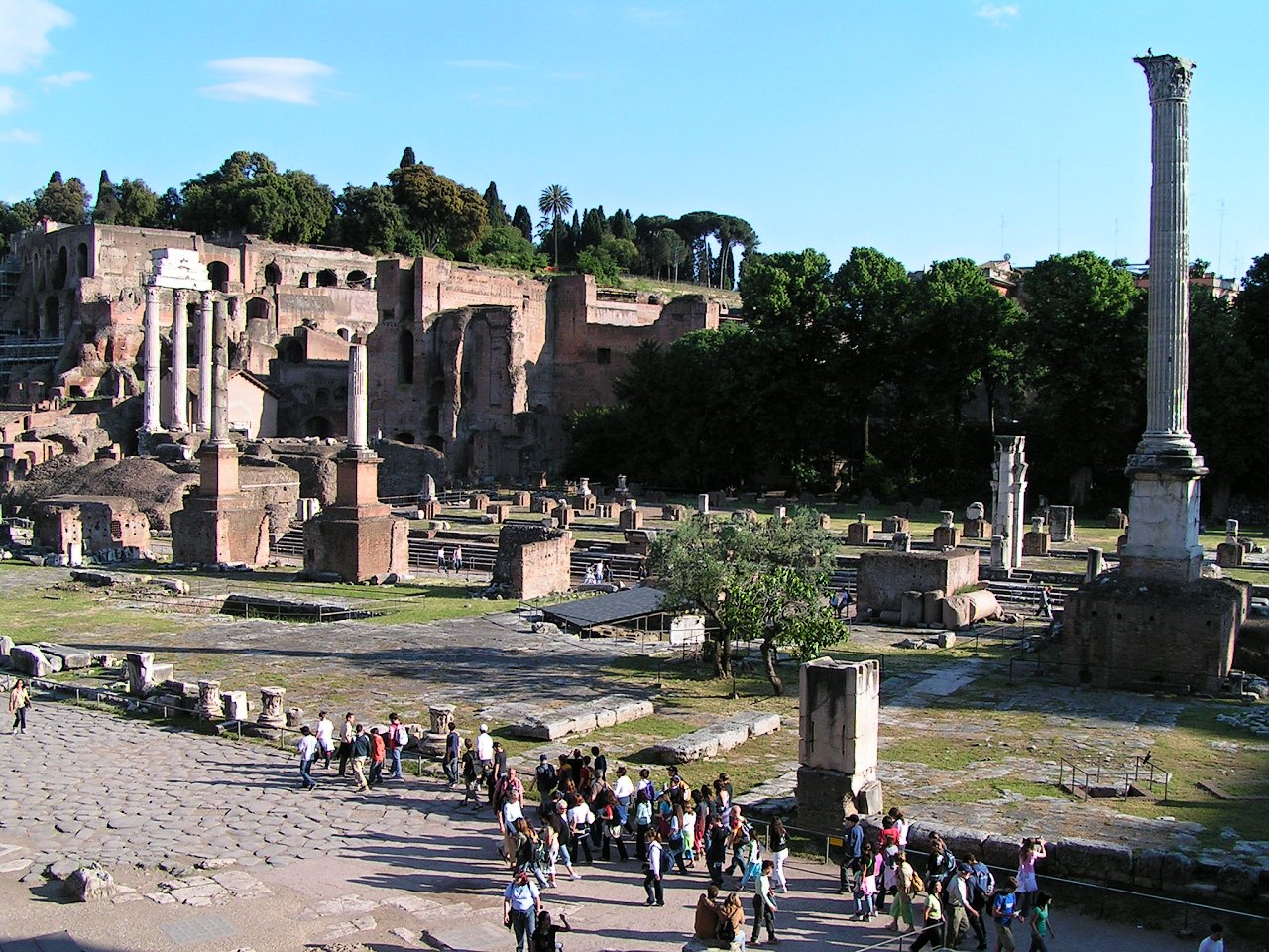 Roman Forum, Rome Attractions, Best Places to visit in Rome 4