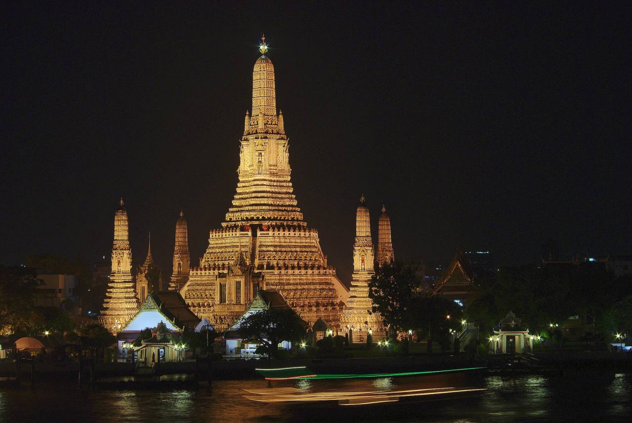 Wat Arun (The Temple of Dawn), Top tourist attractions in Bangkok