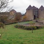 Berze-le-Chatel, Castles in France