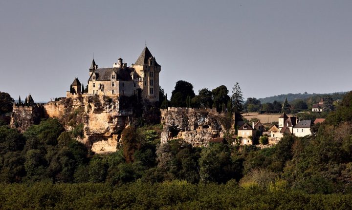 Castles in France - 190 Amazing castles and chateaux to visit in France