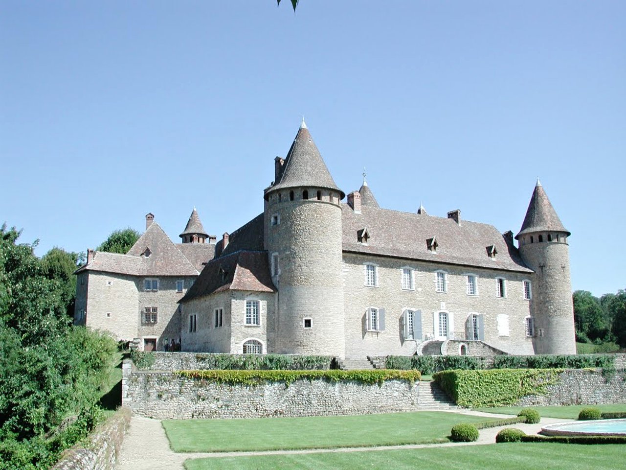 Virieu, Castles in France