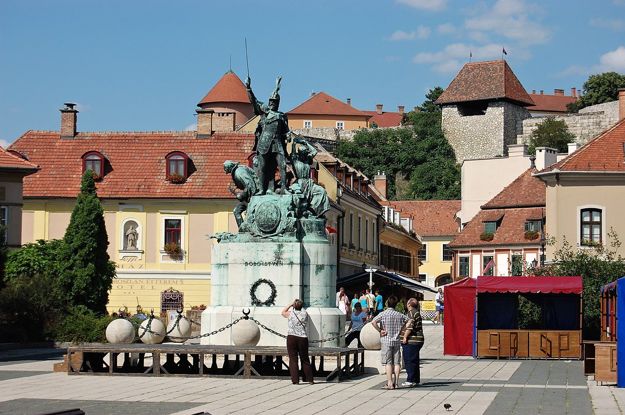 Dobó István Square, Best Places to Visit in Eger