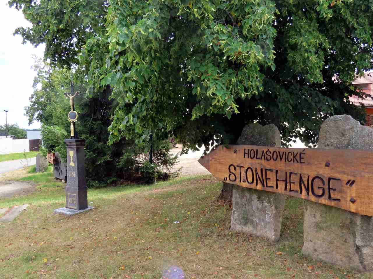 Stonehenge Holašovice, Czech Republic