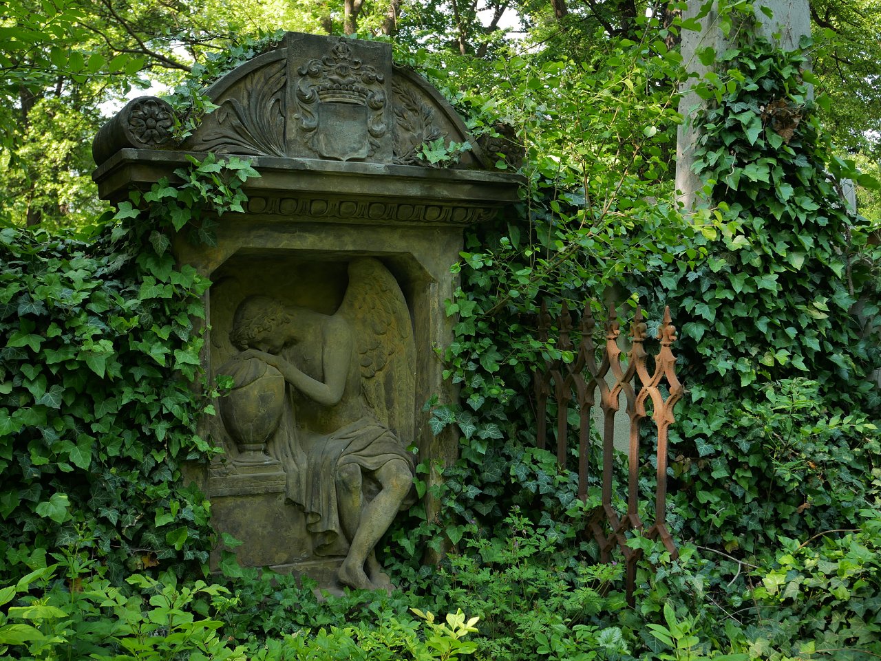 The Olsany Cemetery, Prague