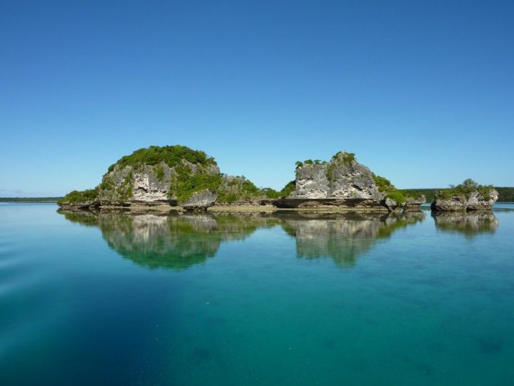 Lagoons of New Caledonia, Reef Diversity and Associated Ecosystems, Unesco France