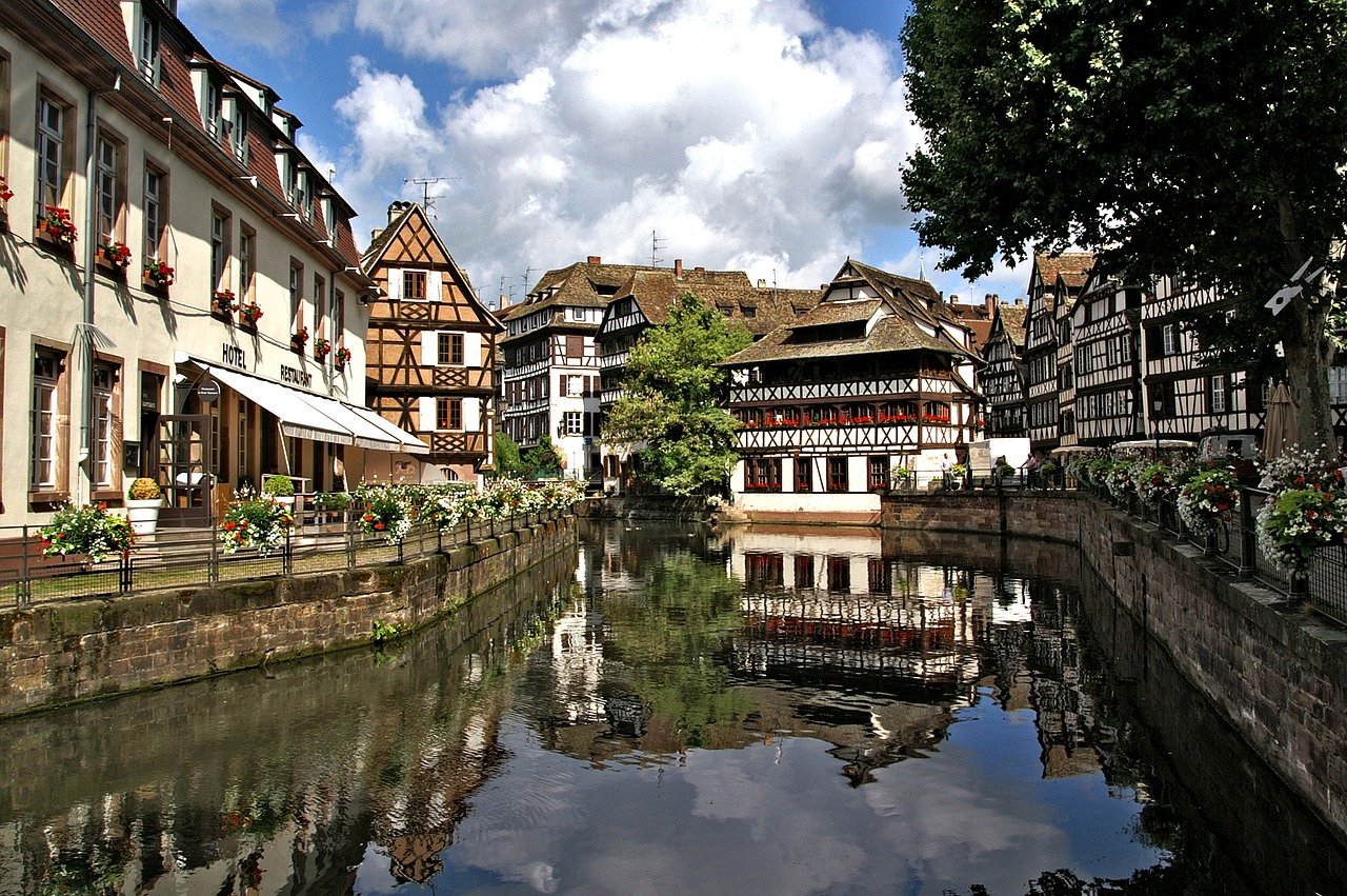 Strasbourg, from Grande-île to Neustadt, a European urban scene, Unesco France 1